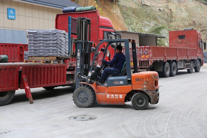 1554613042609873waXS.jpg 發(fā)貨裝車.jpg